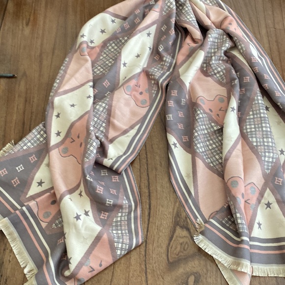 Scarf - Picture 4 of 4